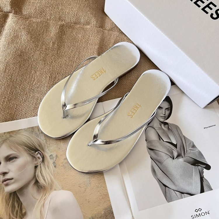 Minimalist Women Flip-flops Soft Comfortable Flat Beach Sandals_voghion.com