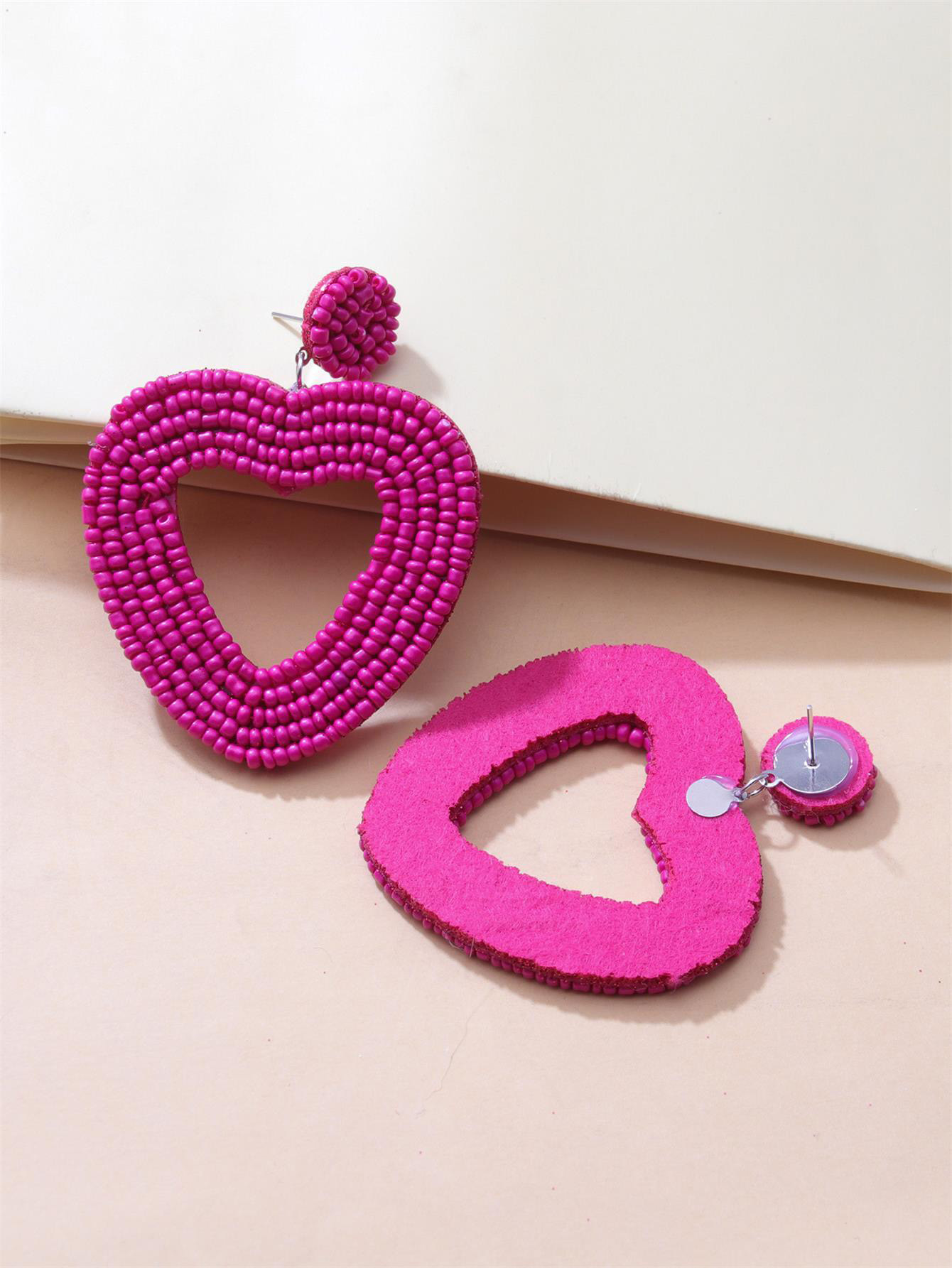 Holiday Color Ethnic Red Bead Hollow Heart-shaped Earrings display picture 3