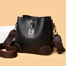 �羳Ů��2026�¿�ŮʿײɫˮͰ���������n��μ��б����n��С��