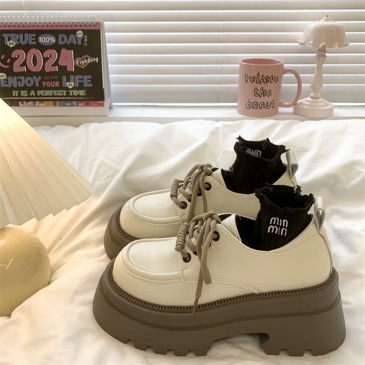 Ретро британский стиль черные кожаные туфли женские весенние 2025 новые толстые каблуки толстые подошвы увеличены