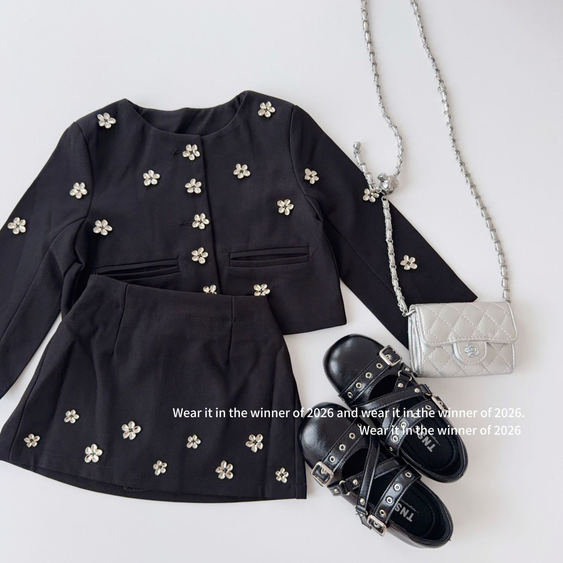 【Hand-sewn】2026 Autumn Collection: Long-sleeved short top and floral A-line skirt, stylish and chic