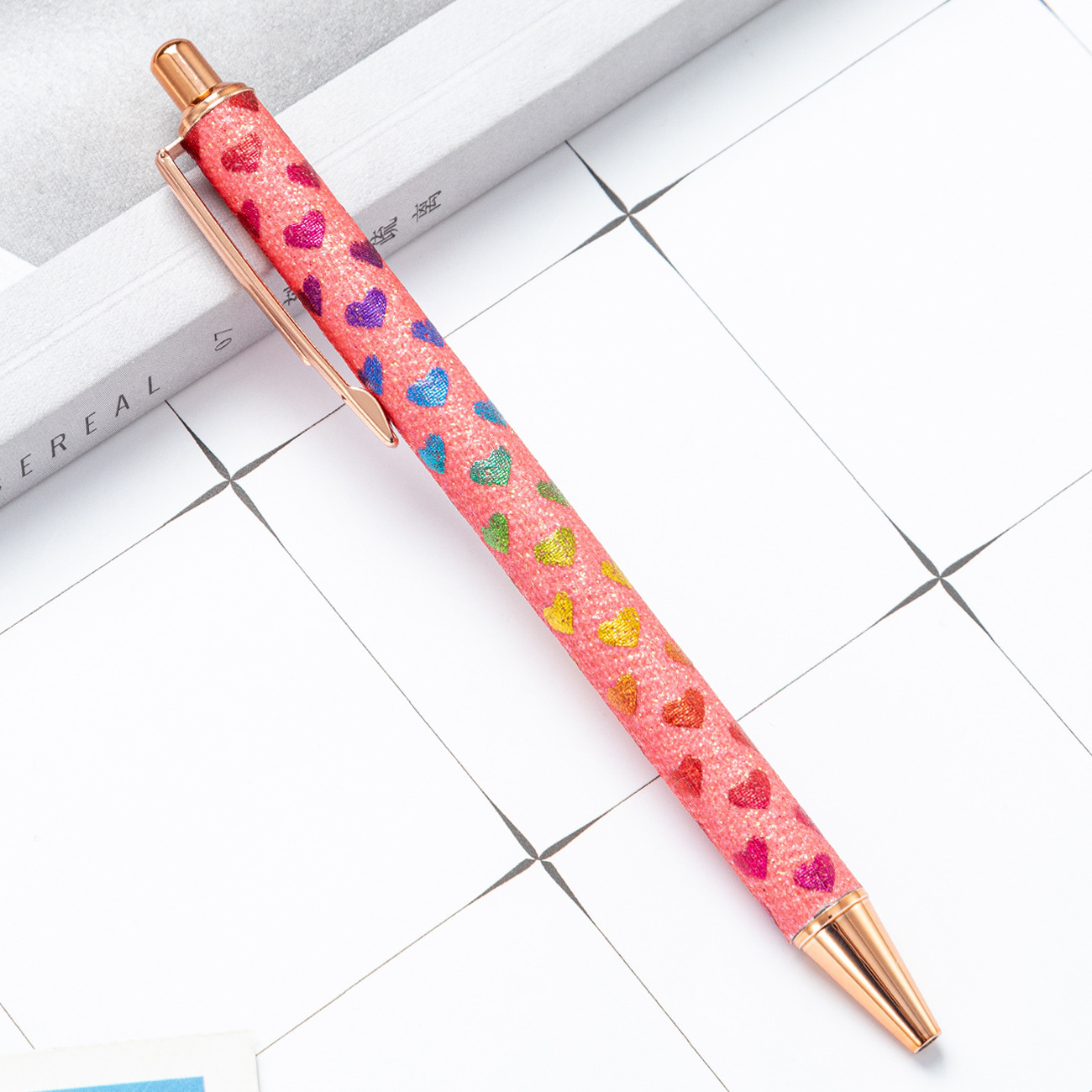 Polvo de oro de presión de lápiz de bola de metal encantador estilo de dama de presión de lápiz de circuncisión puede imprimir logotipo de alto valor facial lápiz de bola