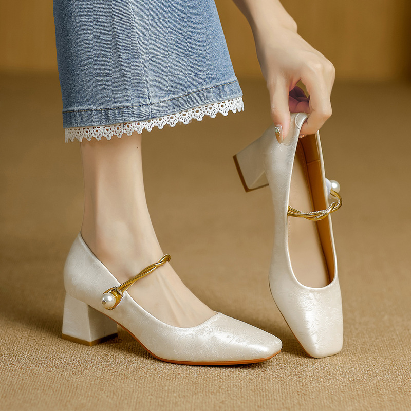 Fortune Girl 2026 Spring New Style White Pointed Toe High Heels Wedding Shoes Comfortable Mary Jane Chunky Heels for Brides