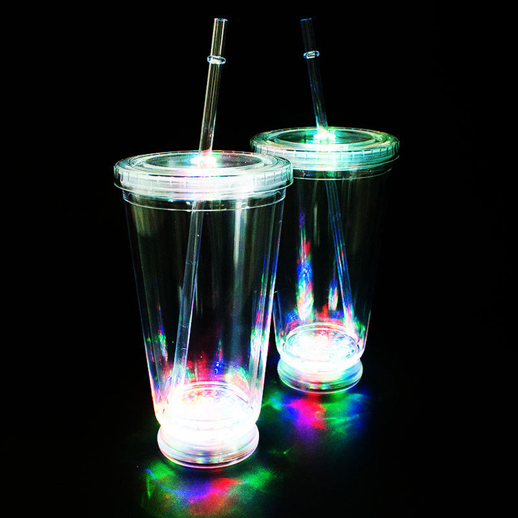 Ventas directas de tazas de paja LED tazas luminosas de plástico de doble capa tazas luminosas de jugo de fruta tazas de plástico se pueden imprimir LOGO regalos luminosos