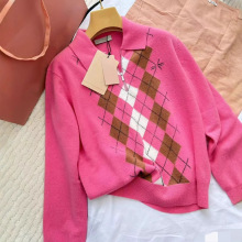 miu菱形格翻领针织毛衣半拉连粉色新款套头时尚明星同款跨境代发