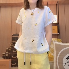 プラスサイズの女性のハイエンドファッション小さな蜂刺繍ラウンドネック Tシャツ夏の新しい通勤多用途ファット MM 半袖