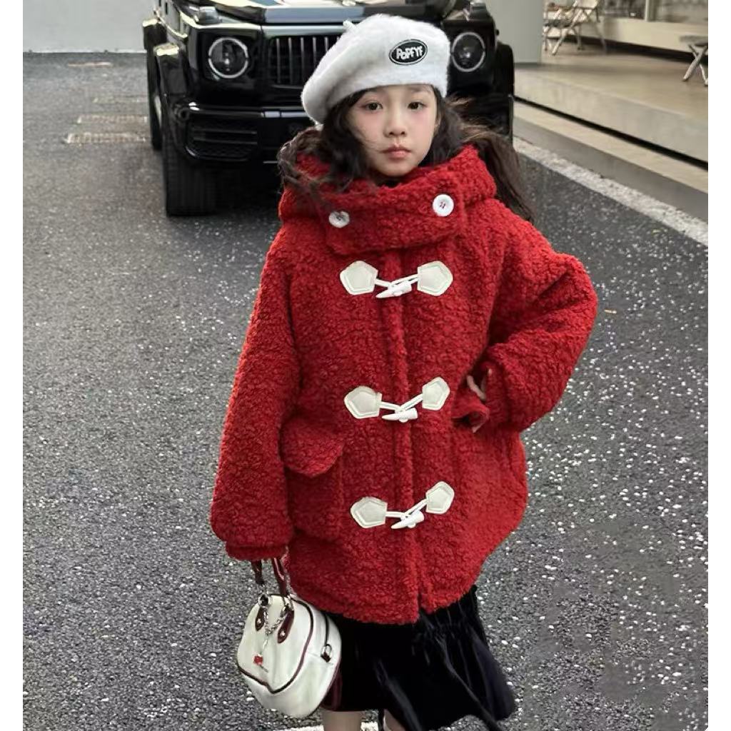 [Spot] Chaqueta de lana de cordero más lana de terciopelo para niñas estilo de invierno nuevo abrigo de niña otoño e invierno suéter de lana gruesa marea