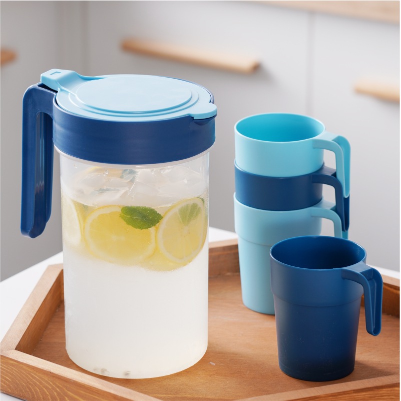 Suministro directo de fábrica de gran capacidad olla de jugo de plástico sellada botella de agua fría una olla cuatro tazas hogar traje de botella de agua fría