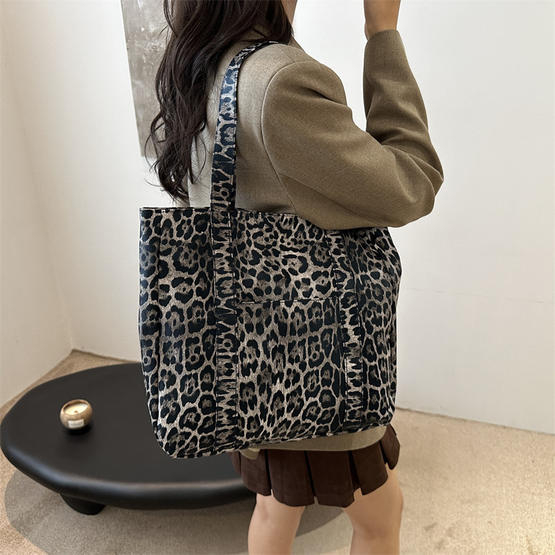 Bolsa de moda para niños y niñas simple mochila de viaje de gran capacidad bolsa de hombro bolsa de invierno 2024