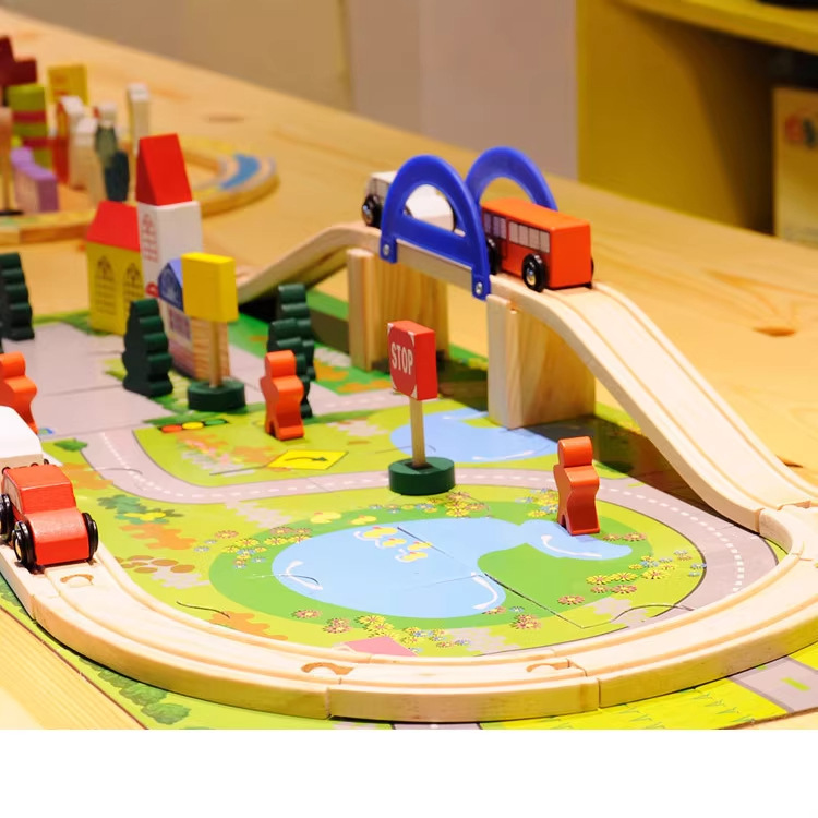 Wooden constructor railed