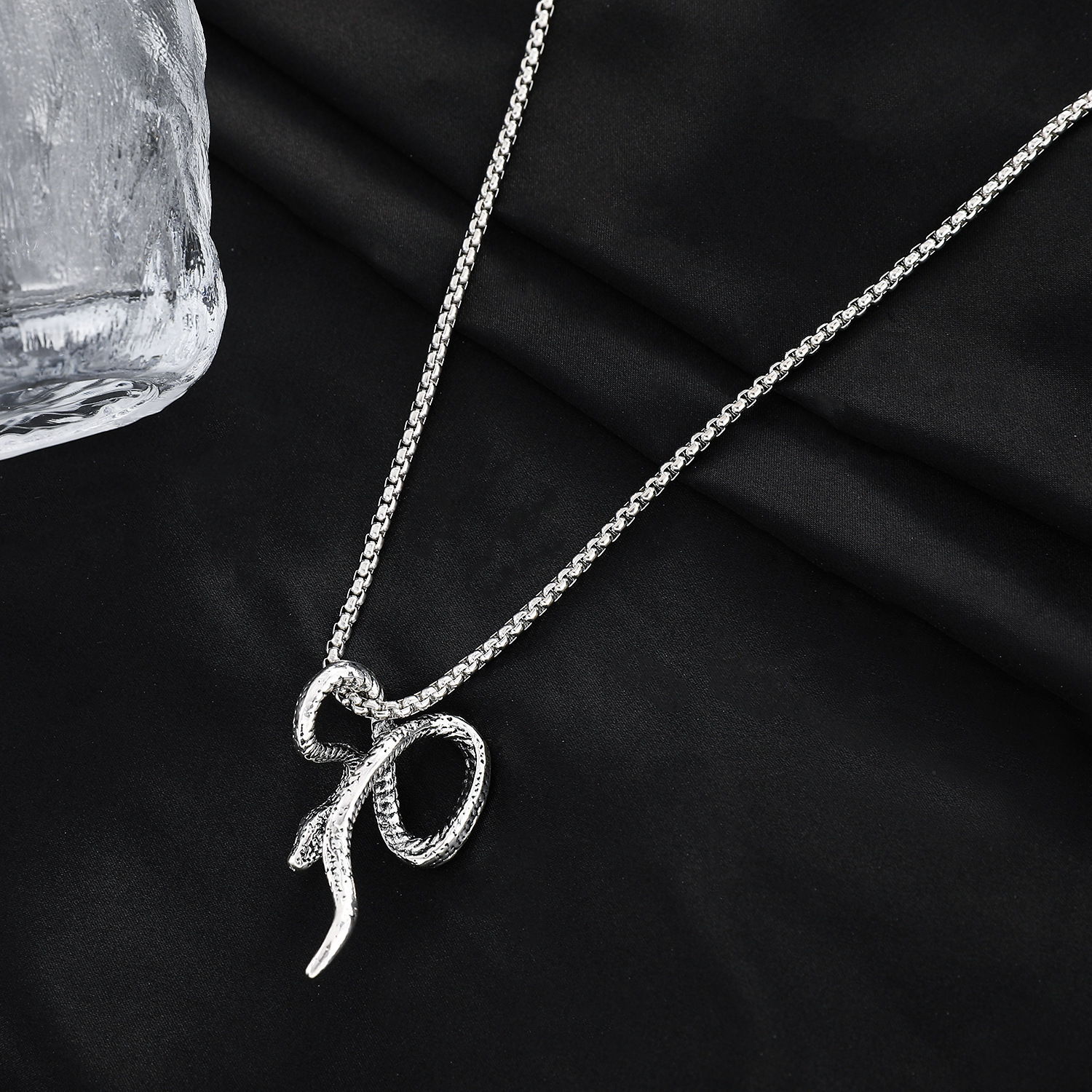 Exaggerated winding shaped personalized necklace pendant trendy punk vintage silver animal snake chain_voghion.com
