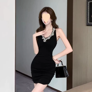 网红黑色纯欲风辣妹名媛显瘦气质挂脖 一字肩镶钻v领小礼服连衣裙