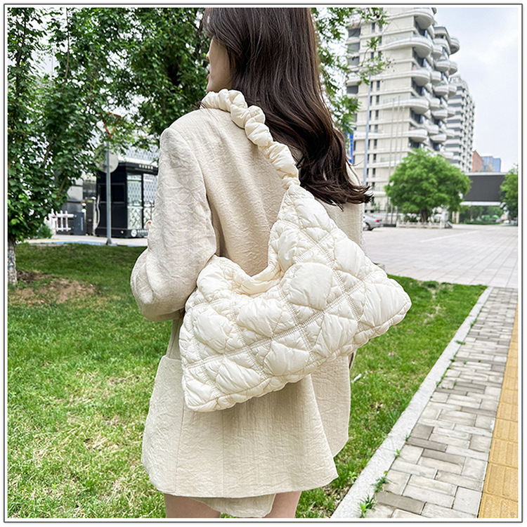 Wandering Cloud Bag Bubble Pleated Shoulder Crossbody Bag Handbag_voghion.com