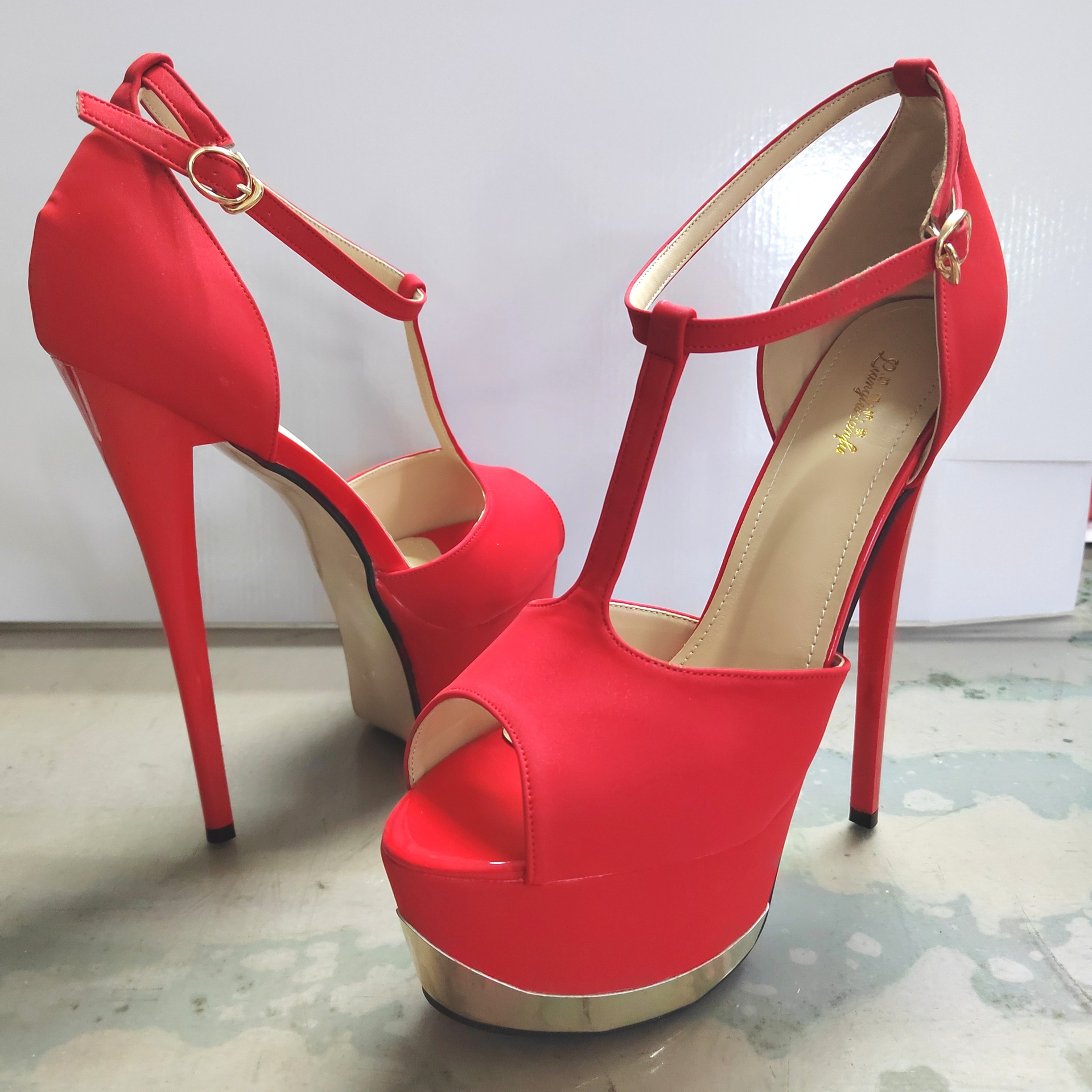 Sandal nữ cao gót quai chữ T kiểu La Mã, mũi hở, đế dày, size lớn — Đỏ (19cm)