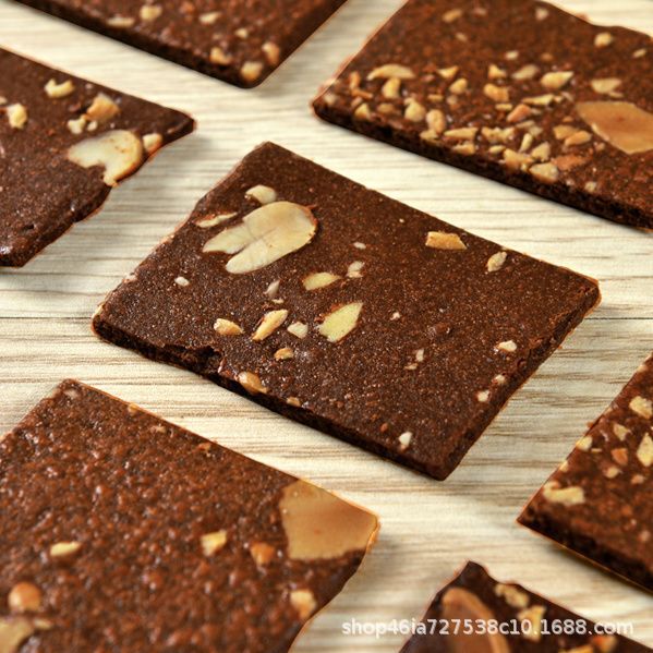 クリスピーブラウニー ブラウニークリスプ チョコレートモカ タイミルクティー風味 ナッツ入り薄焼きビスケット カジュアルスナック|undefined