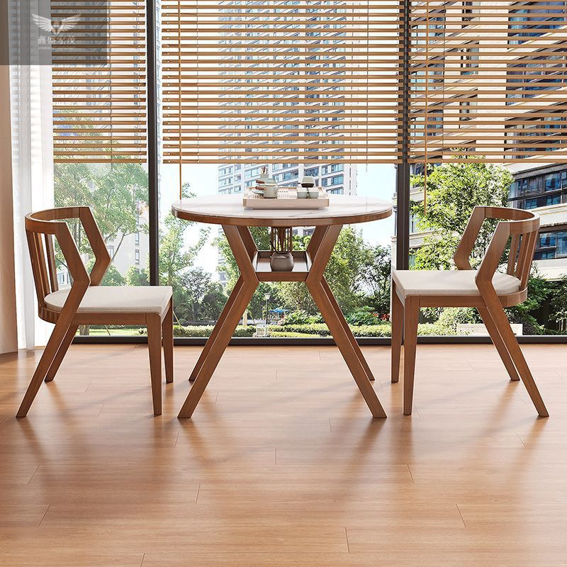 Salón de madera tronco balcón ocio mesas y sillas tres piezas conjunto pequeño conjunto de madera sólida mesa de té una mesa dos sillas mesa redonda combinación