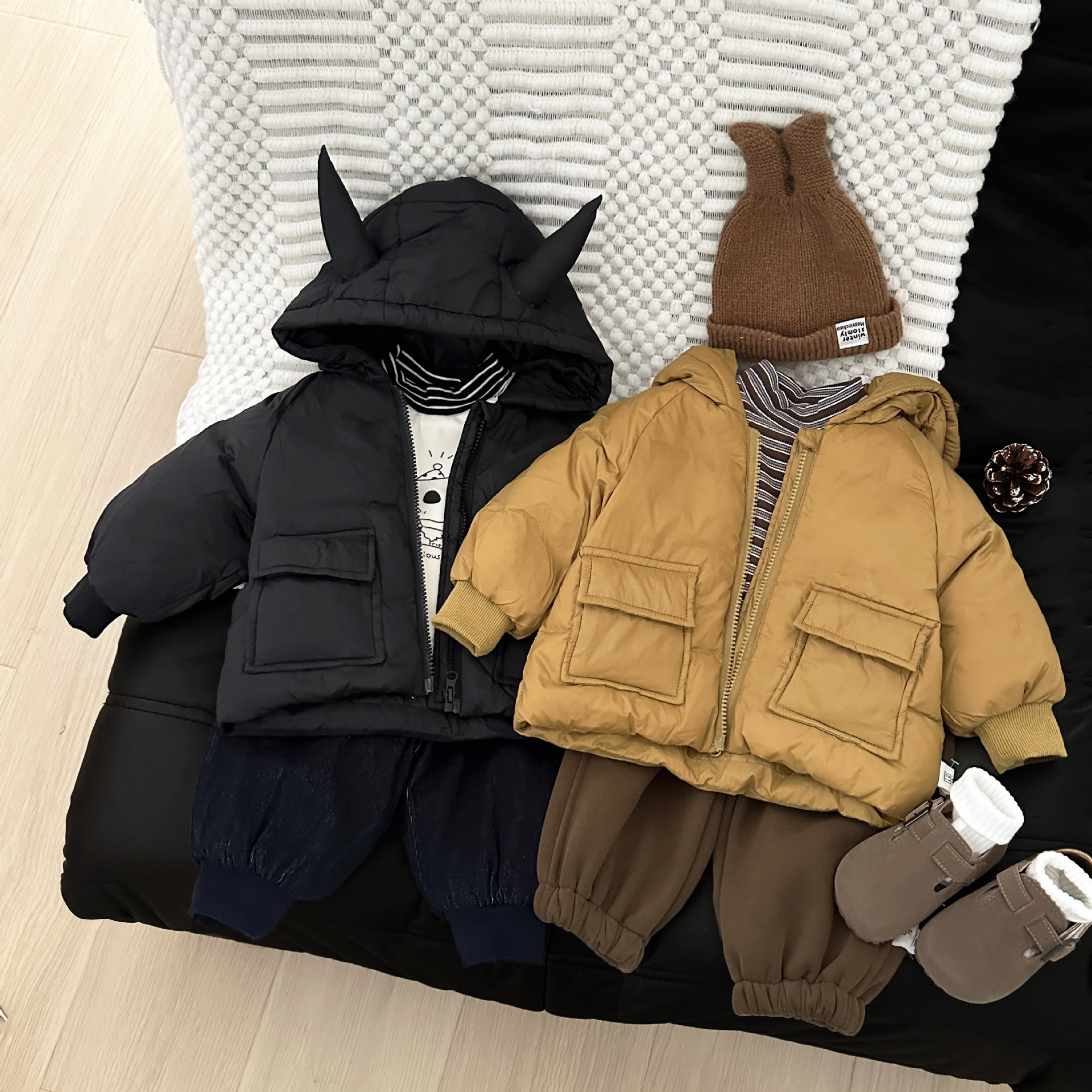 Cool and guapo chaqueta de invierno para niños 2025 nuevo bebé ropa de estilo extranjero, ropa de abrigo cálido para bebés, ropa de abrigo blanca, moda
