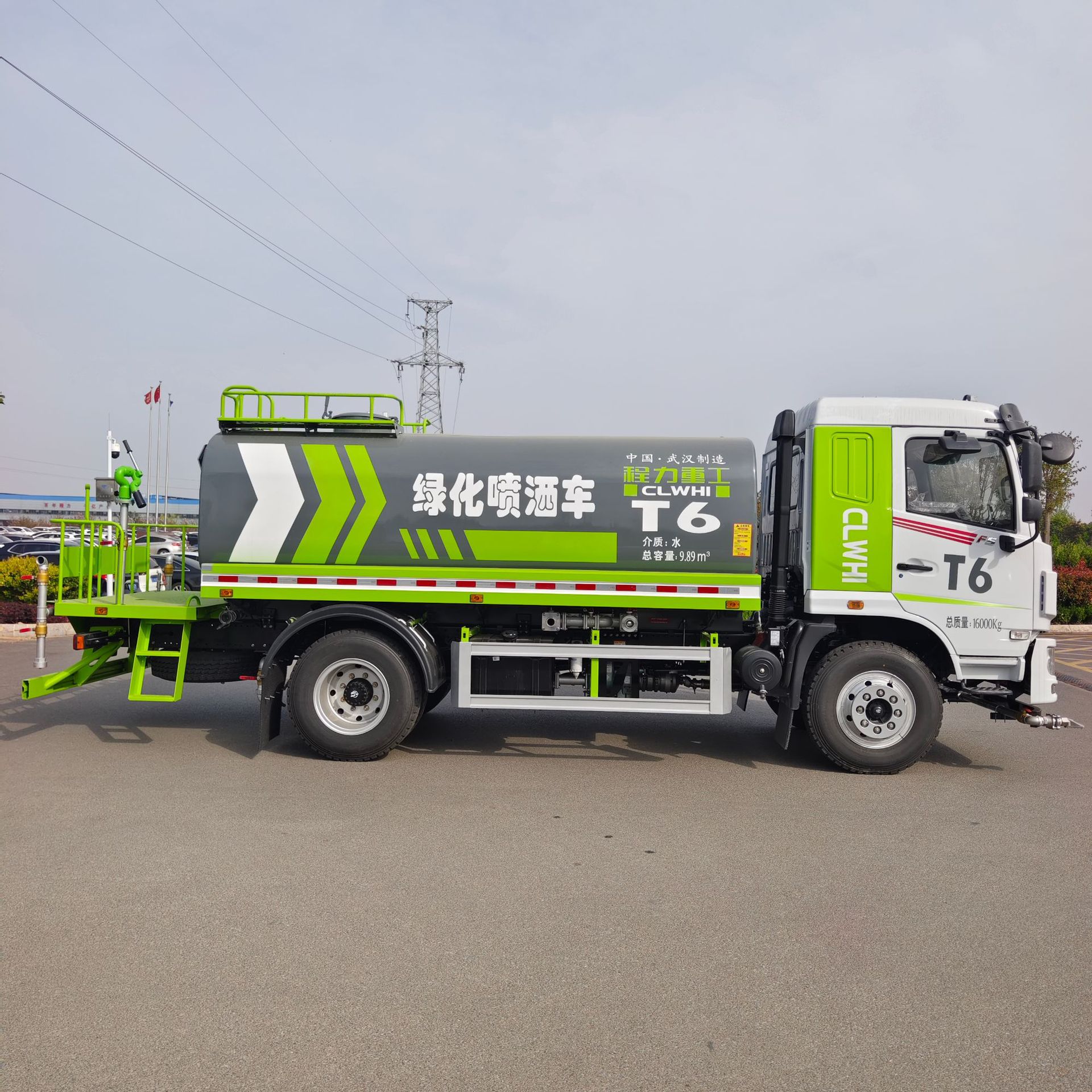 Municipal Sanitation and Greening Spray Truck Dongfeng 12 Tons, 15 Tons Sprinkler Truck Can Be Equipped with a Front-Mounted Electronic Cannon