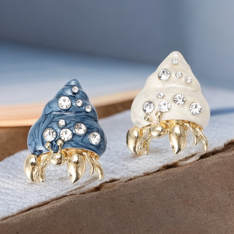 Korean-Style Creative Alloy Enamel Hermit Crab Shell Brooch, Fashionable and Versatile Women's Clothing Accessory Pin