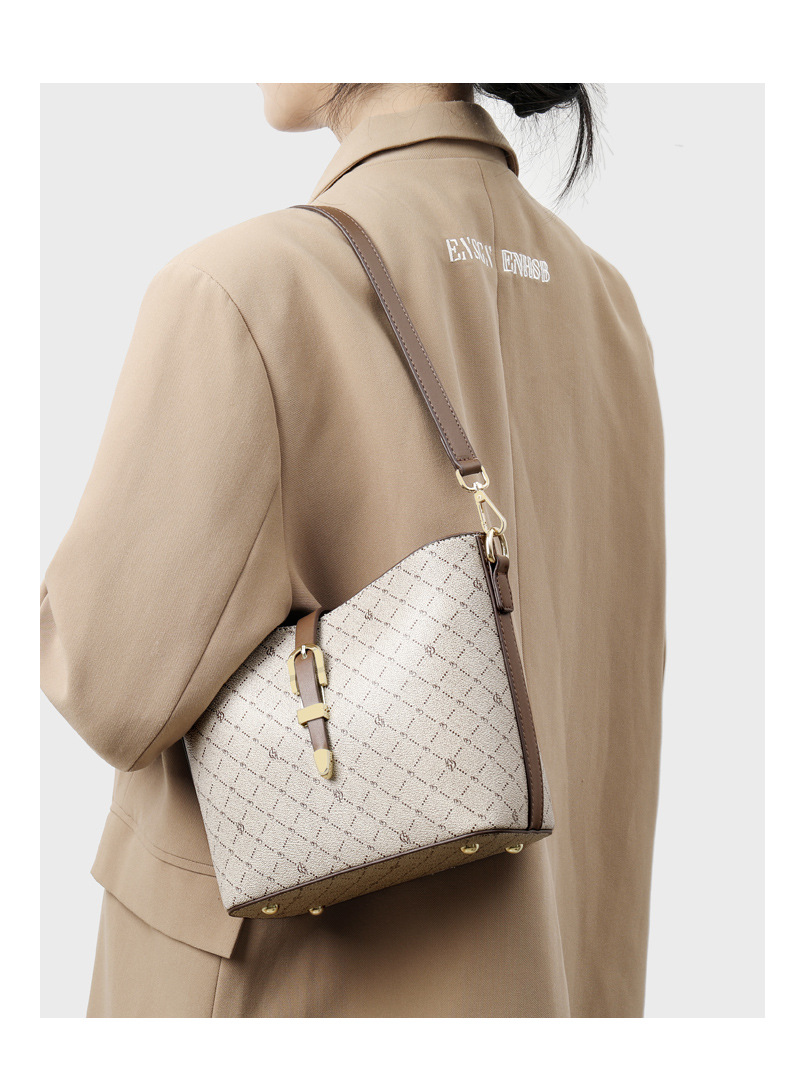 Borsa a tracolla monospalla di grande capacità per mamma, di mezza età, alla moda e di tendenza per le donne_voghion.com