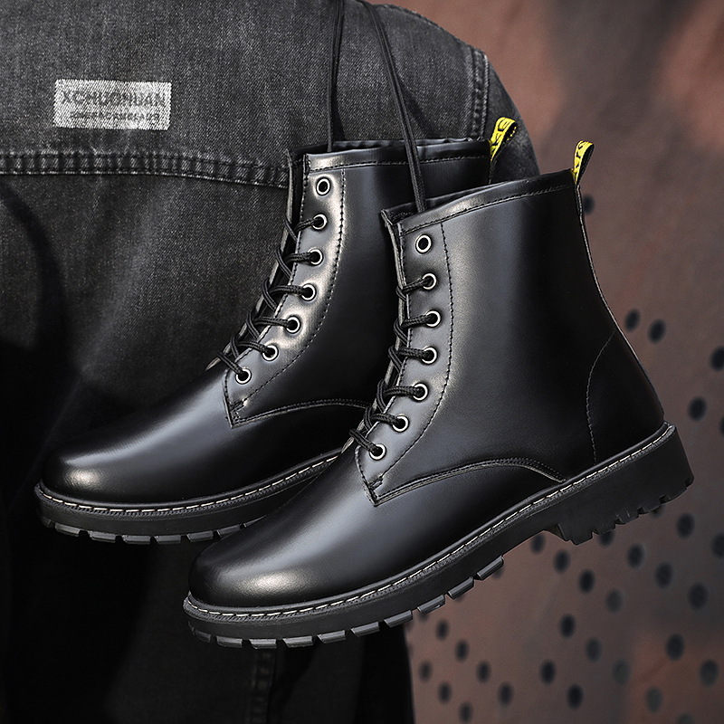 2022 가을과 겨울 새로운 영국 스타일 패션 남성 신발 모든 경기 학생 두꺼운 밑창 마틴 부츠 남성 캐주얼 블랙 가죽 부츠