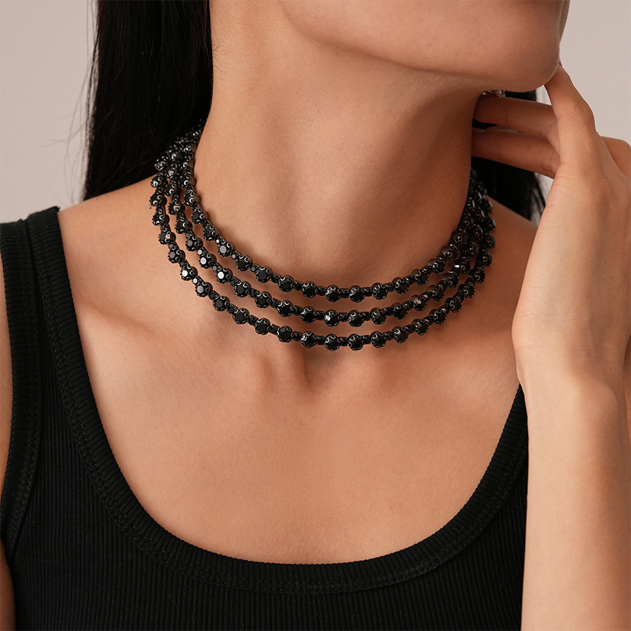 Europa y los Estados Unidos exageran la frontera con collar de geometría redondo de diamantes multicapa personalidad popular en línea nicho temperamento de alta sensación artículos de decoración para mujeres