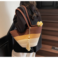 新款时尚编织草编包女外出女包条纹撞色大容量沙滩度假单肩腋下包
