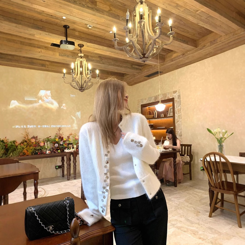 Minimalist Clean Multi-button Design Sense Furry Soft Waxy Knitted Cardigan creamy-white Top Autumn