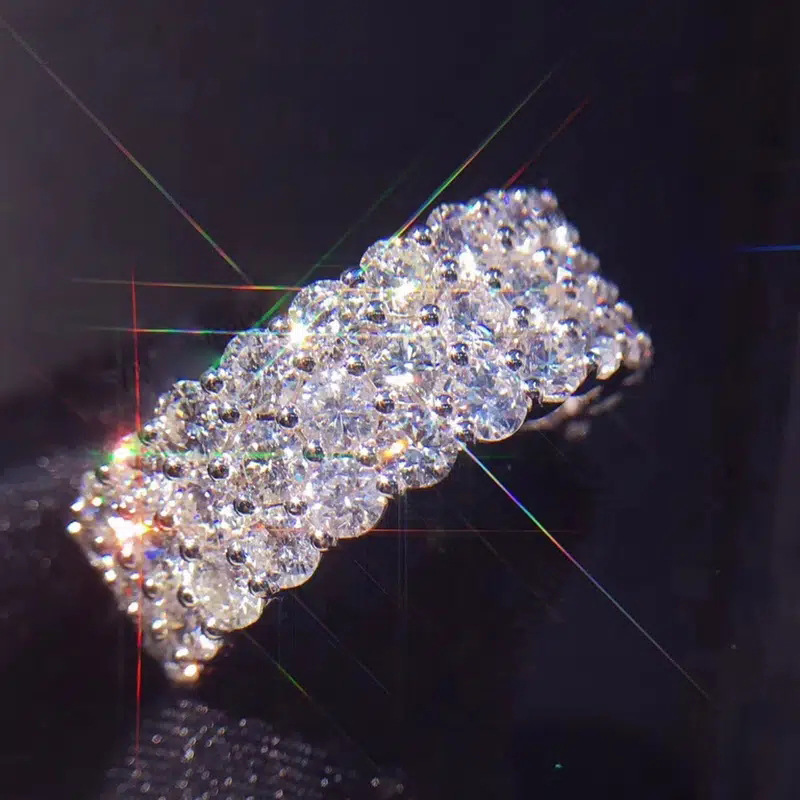 Anello di artigianato di lusso di fascia alta super scintillante di Cao Shi, pieno di zirconi rotondi AAA per anello di attività commerciale per uomini e donne_voghion.com