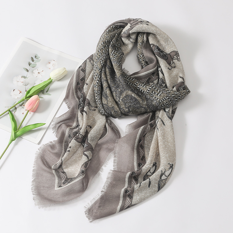 2023 nuevo retro caballo Burr 135*135cm algodón y lino sensación cuadrado Toalla de viaje Toalla de playa protector solar chal