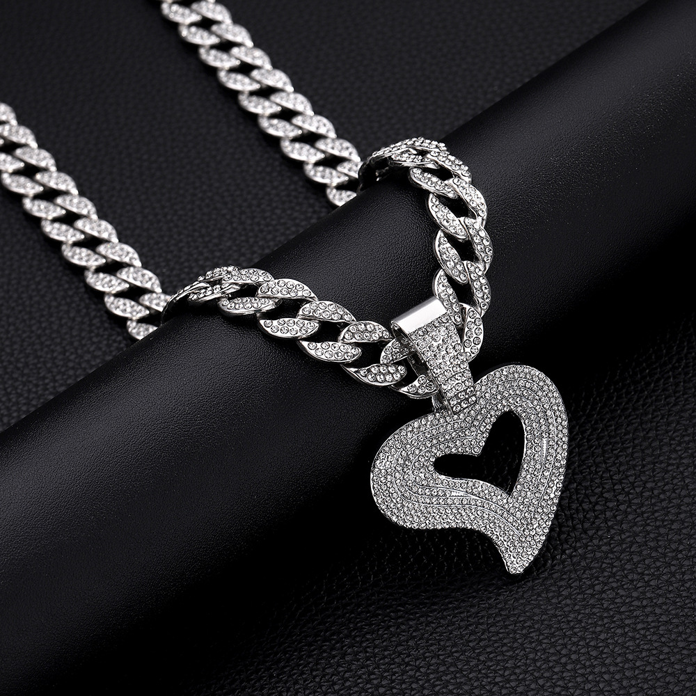 Hip Hop transfronterizo nueva aleación de diamantes de moda en forma de corazón colgante de corazón de melocotón collar cubano joyería temu joyería exclusiva