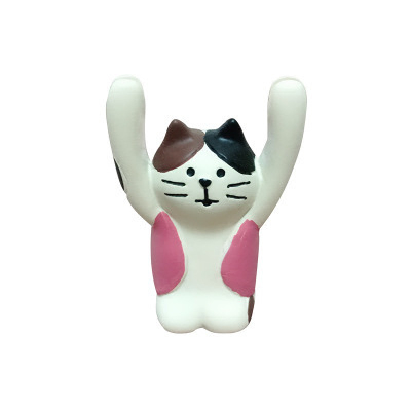 손을 들어 핑크색 옷을 입으세요