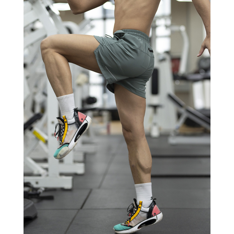 Men's Sports Shorts with Blank Back Pocket, Quick-Dry American-Style Ice Silk Track and Field Training Basketball Shorts Woven