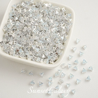 Triangular Copper Plated 18K Gold Multi-Faceted Zircon Claw Drill Spacer Beads Handmade DIY Beading Material Bracelet Accessories (Zərgərlik ara hissələri) - 4mmsilver-30-pieces