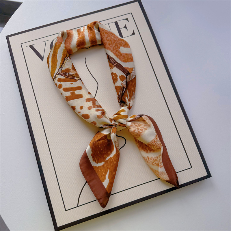 Bufandas de seda para mujeres primavera y otoño bufandas de moda para mujeres bufandas de cuello para maestros y empleados regalos de impresión de lujo ligero