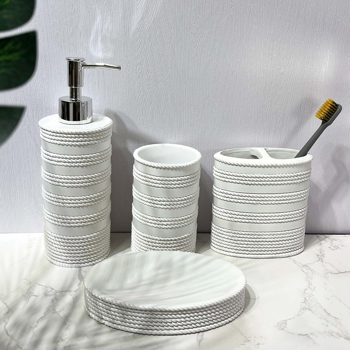 Set de baño de resina simple, artículos de baño, hotel de cuatro piezas, botella de desinfectante de manos, taza, jabón, decoración