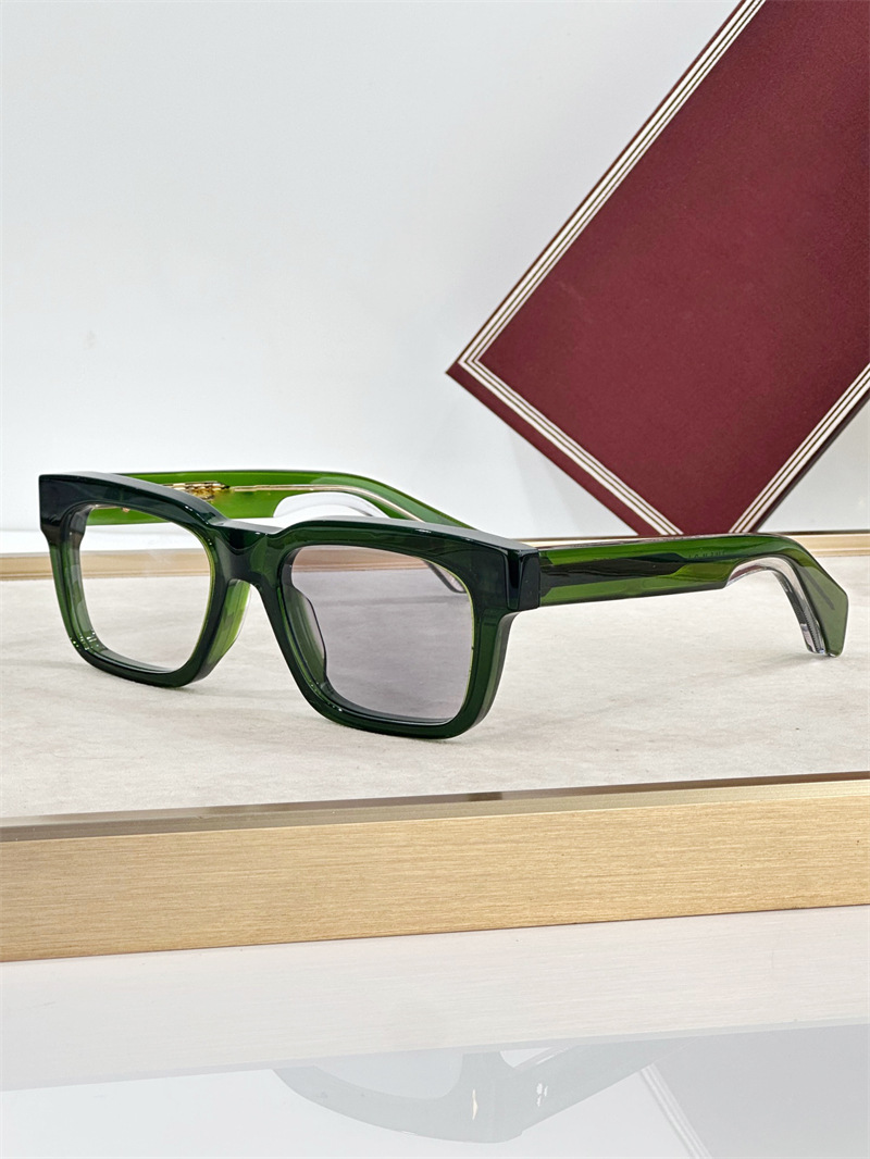Photochromic C3 does not come with box