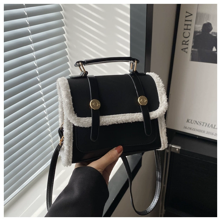 Retro winter capacious one-shoulder bag for leisure