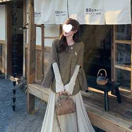 法式小香风斗篷披肩外套复古感宽松上衣女秋冬长袖打底连衣裙