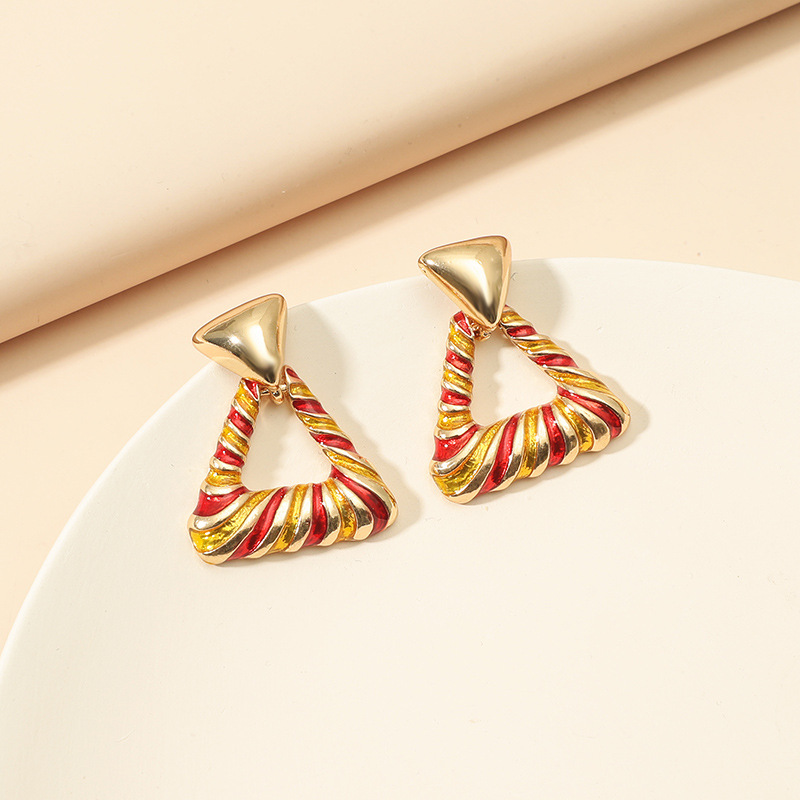 New Fashion Triangle Creative Design Cute Geometric Metal Alloy Earrings display picture 4