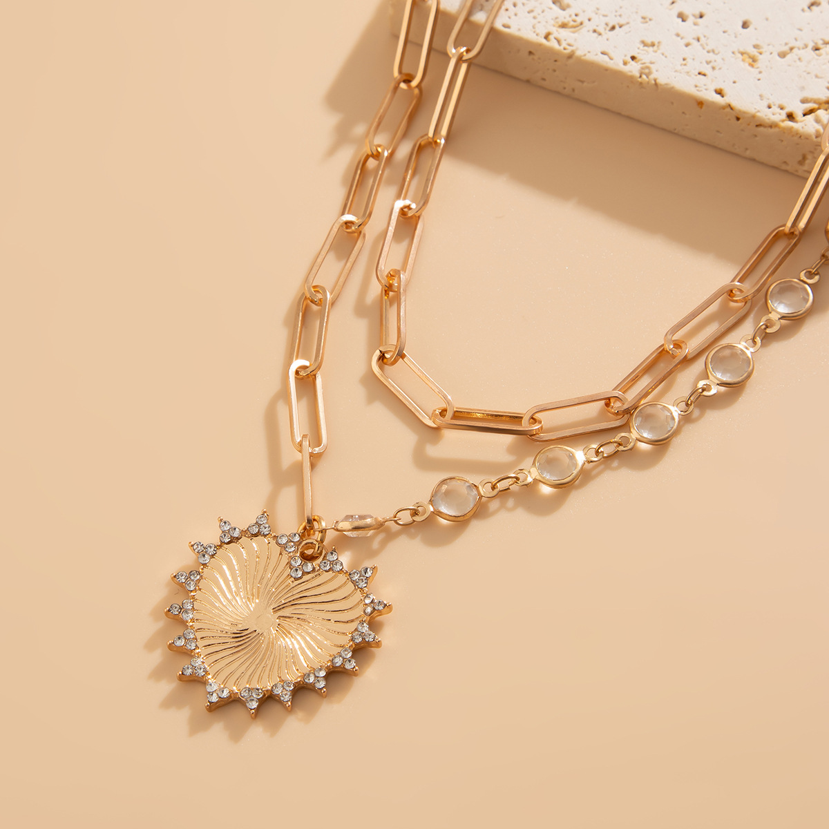 20g Weight Alloy Pendant Material Pendant Necklace Classification Iron Chain Material 1 Piece Quantity Holiday, Daily Occasion Alloy Material Heart Shape Pattern Women's Gender Plating Design Retro, Simple Style Style Retro Simple Style Heart Shape Alloy Wholesale Pendant Necklace 15