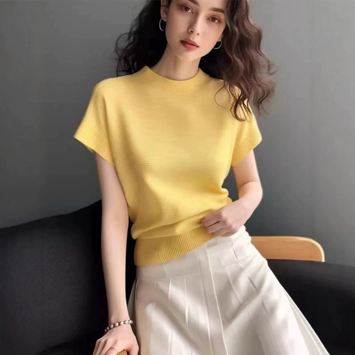 Áo thun nữ tay ngắn cổ tròn phom thẳng vai độc đáo — xanh lá cây chi tiết 2