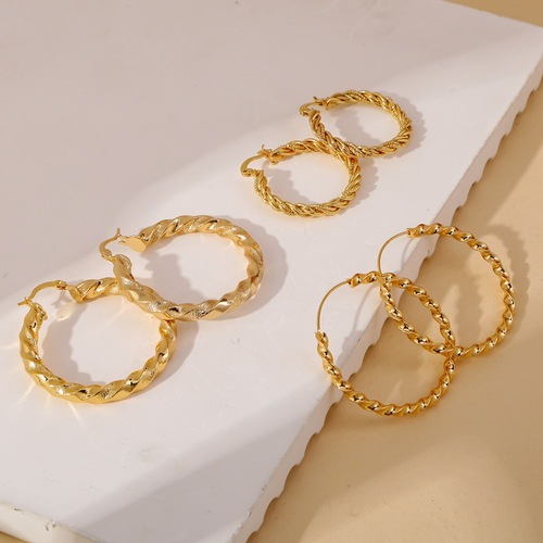 Classic Large Circle Fashion Personalized Ring Earrings Electroplated Design Sense Trendy Light Luxury Style 2024 Summer