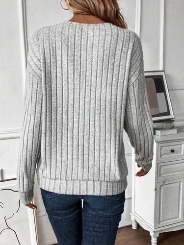 European and American autumn and winter hot long-sleeved V-neck knitted T-shirt casual solid color top women's clothing