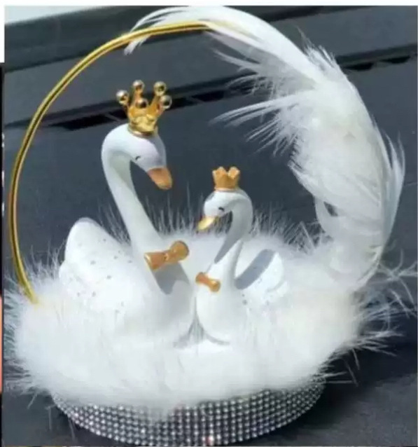 Balón de confesión a cuadros negros y blancos, otras resinas simples de belleza