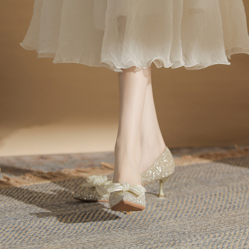 Giày cao gót mũi nhọn miệng nông đính sequin kiểu Pháp — Màu Sâm panh