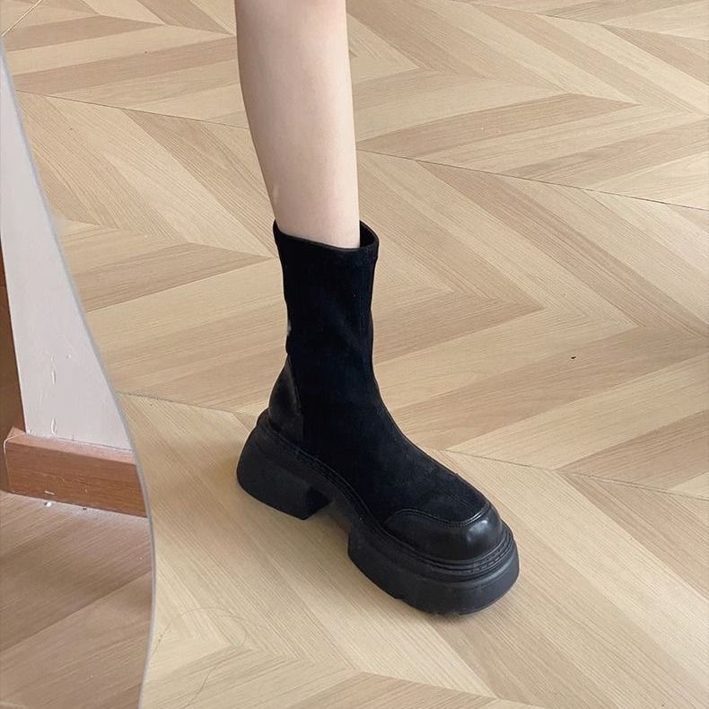 Zapatos de mujer de altura de suela gruesa 2026 otoño y invierno nuevos zapatos botas de camisa confortable botas Martin botas Chelsea con un pie