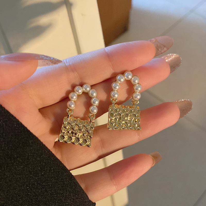 Korean pearl bag earrings fashion baroque metal texture earrings