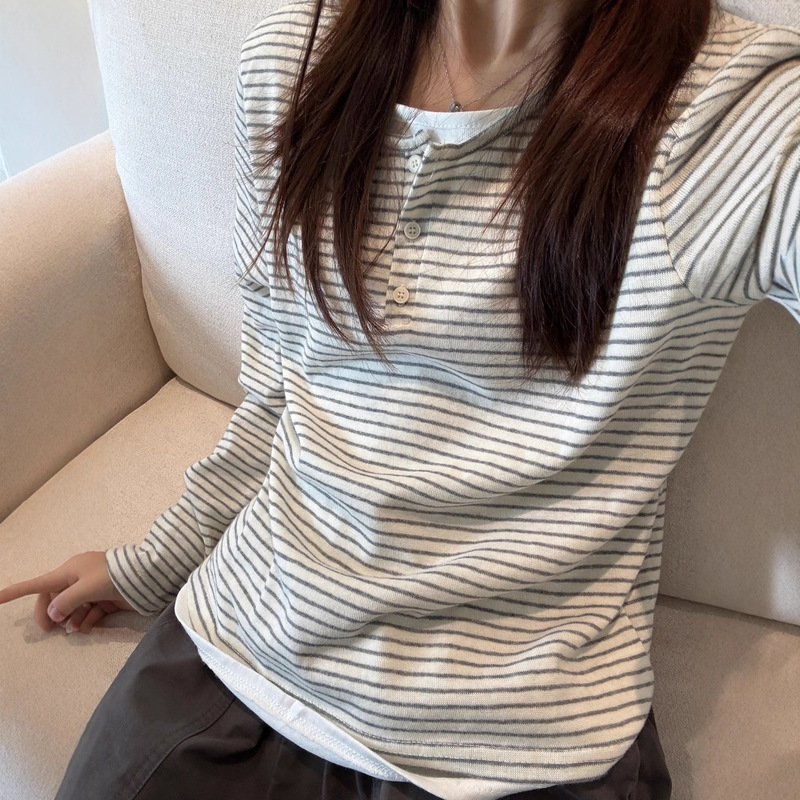 Korean-Style Retro Henley Collar Fake Two-Piece Striped Long-Sleeve T-Shirt for Women, Early Autumn Loose and Lazy Niche Top Korean-Style Retro Henley Collar Fake Two-Piece Striped Long-Sleeve T-Shirt for Women, Early Autumn Loose and Lazy Niche Top
