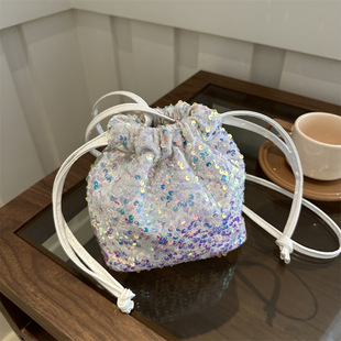 �����Ƭ�鎧ˮͰС����Ů2024�¿�r�Іμ�����Բ�ɫб���